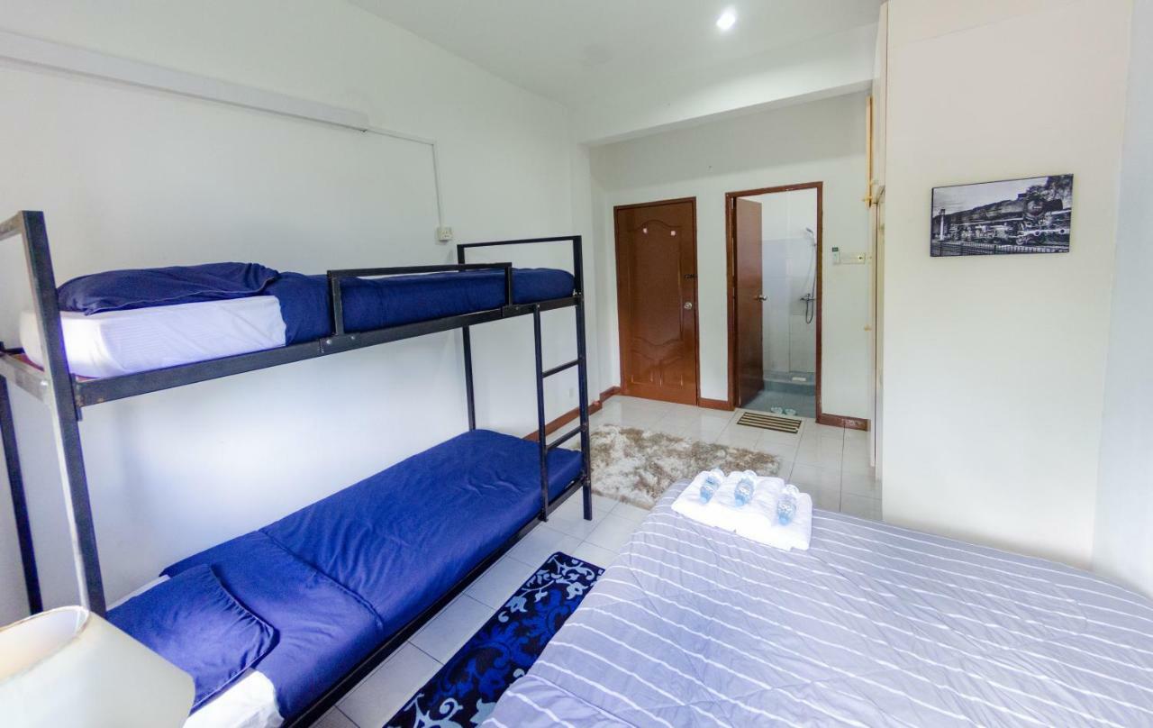Poni Homestay Muara Exterior foto